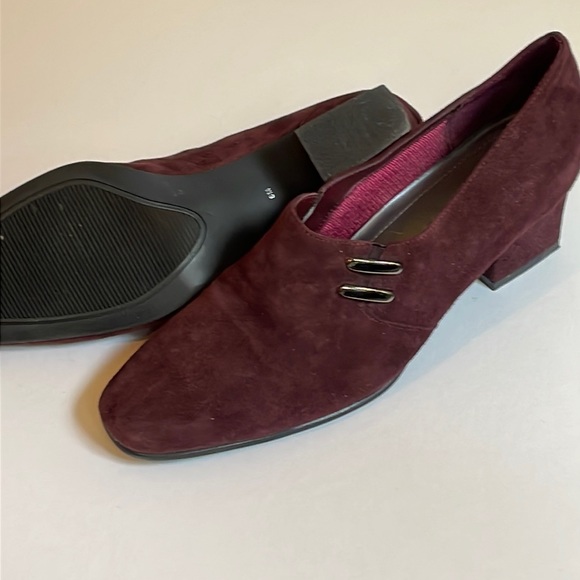 Karen Scott Shoes - Karen Scott “wine” suede heel shoe 8M with box